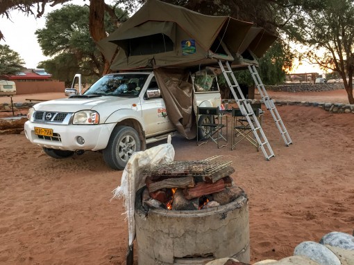Acampamento com churrasco em sesriem