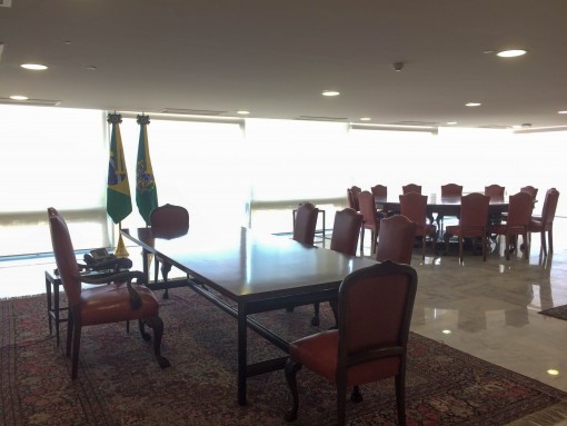 O gabinete presidencial. Até que é bem simples né?
