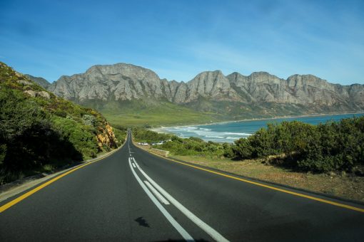 Sério!! Eu queria parar pra tirar fotos a cada km rodado. A costa sul-africana é linda.