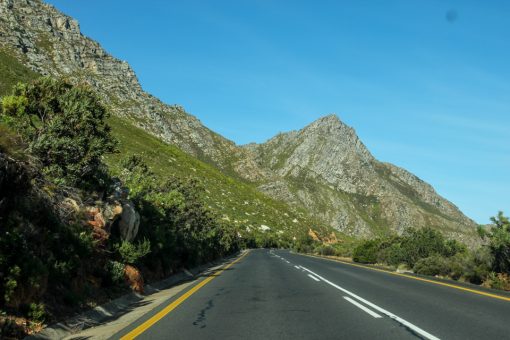 Estrada para Betty´s Bay. Parece uma pintura.
