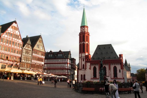 No centro da praça de Rommerberg