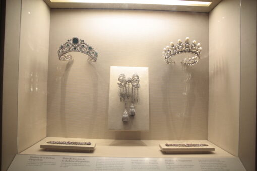 joias roubadas do louvre - diadema e broche da imperatriz eugenie