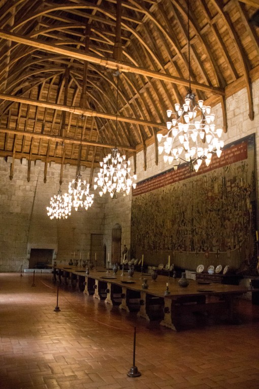 Lugares para conhecer em Portugal - Sala de banquetes do paço dos duques em Guimarães