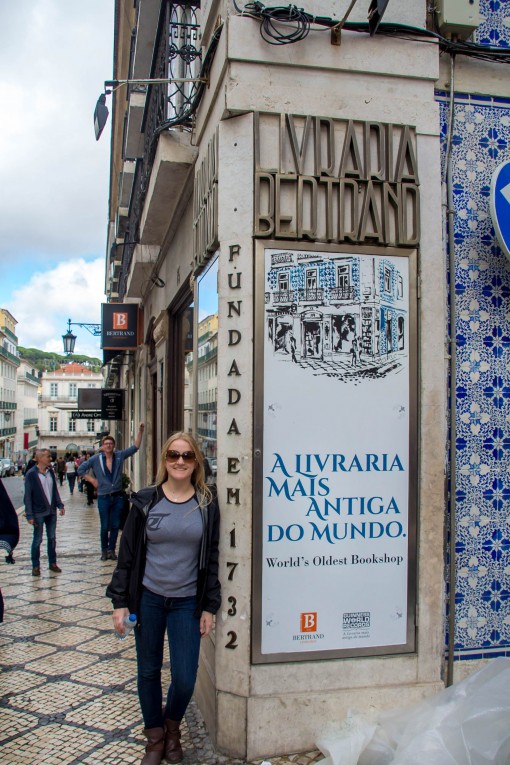 Os amantes de livros tem que passar por aqui, Livraria Bertrand, a mais antiga do mundo.