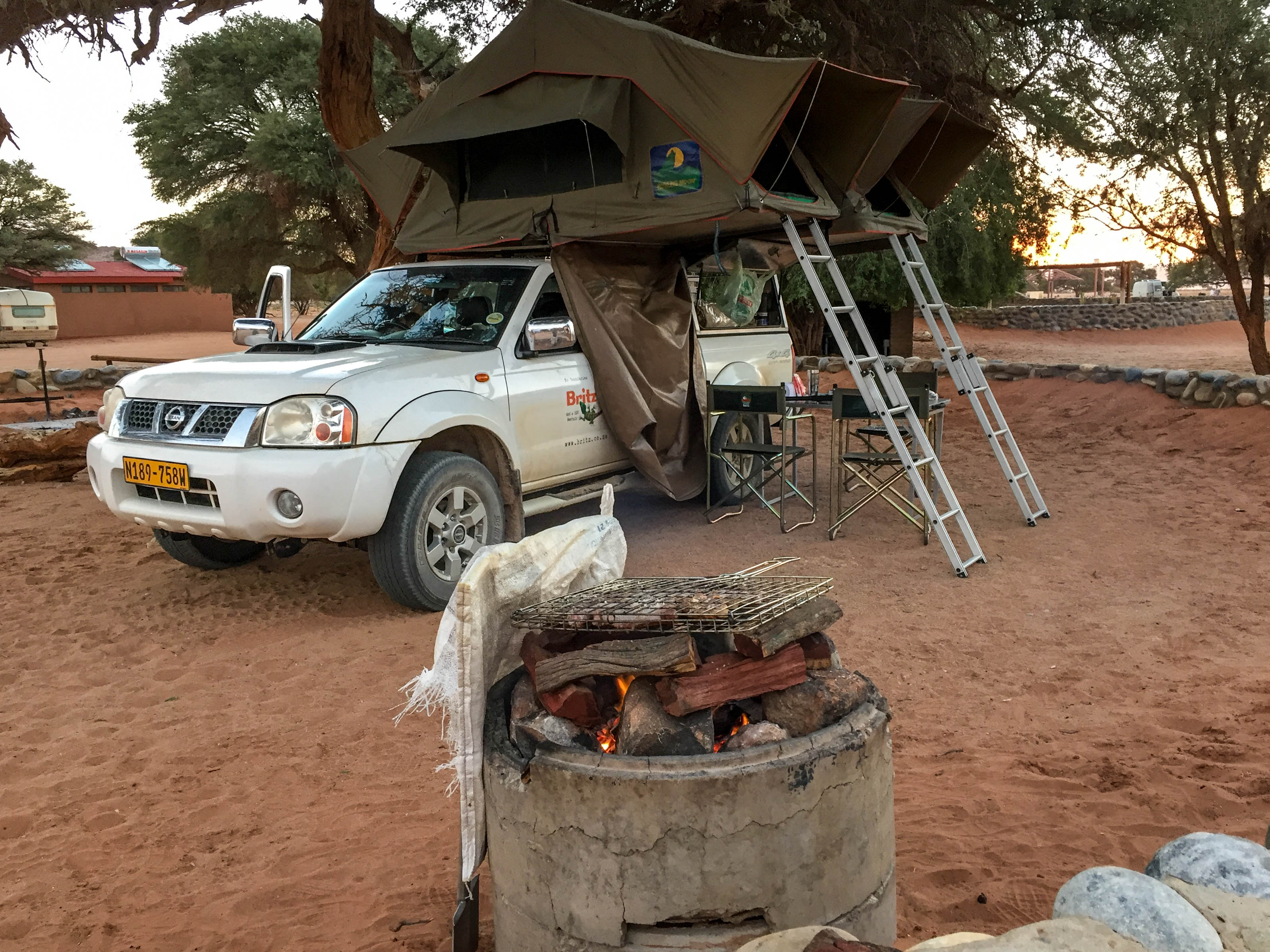Acampamento com churrasco em sesriem, Namíbia