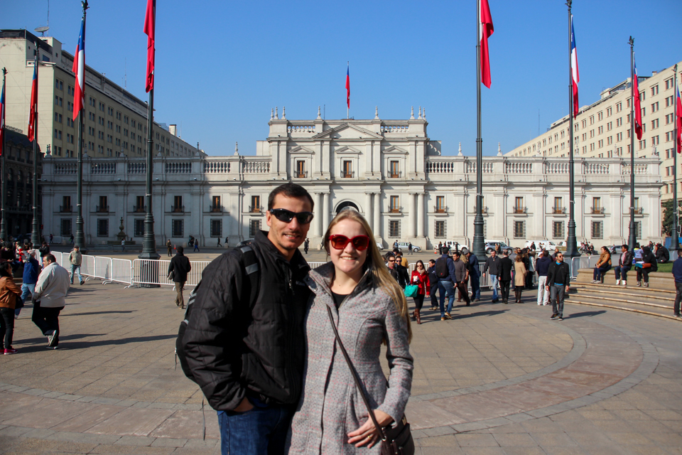 Diego e eu na frente do Palácio, na praça da constituição