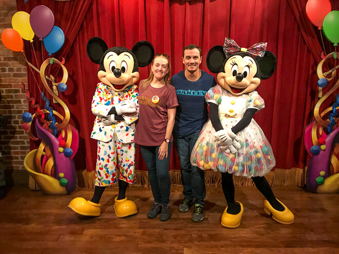 Atrações do Magic Kingdom - encontrando com Mickey e Minnie em suas roupas de festa